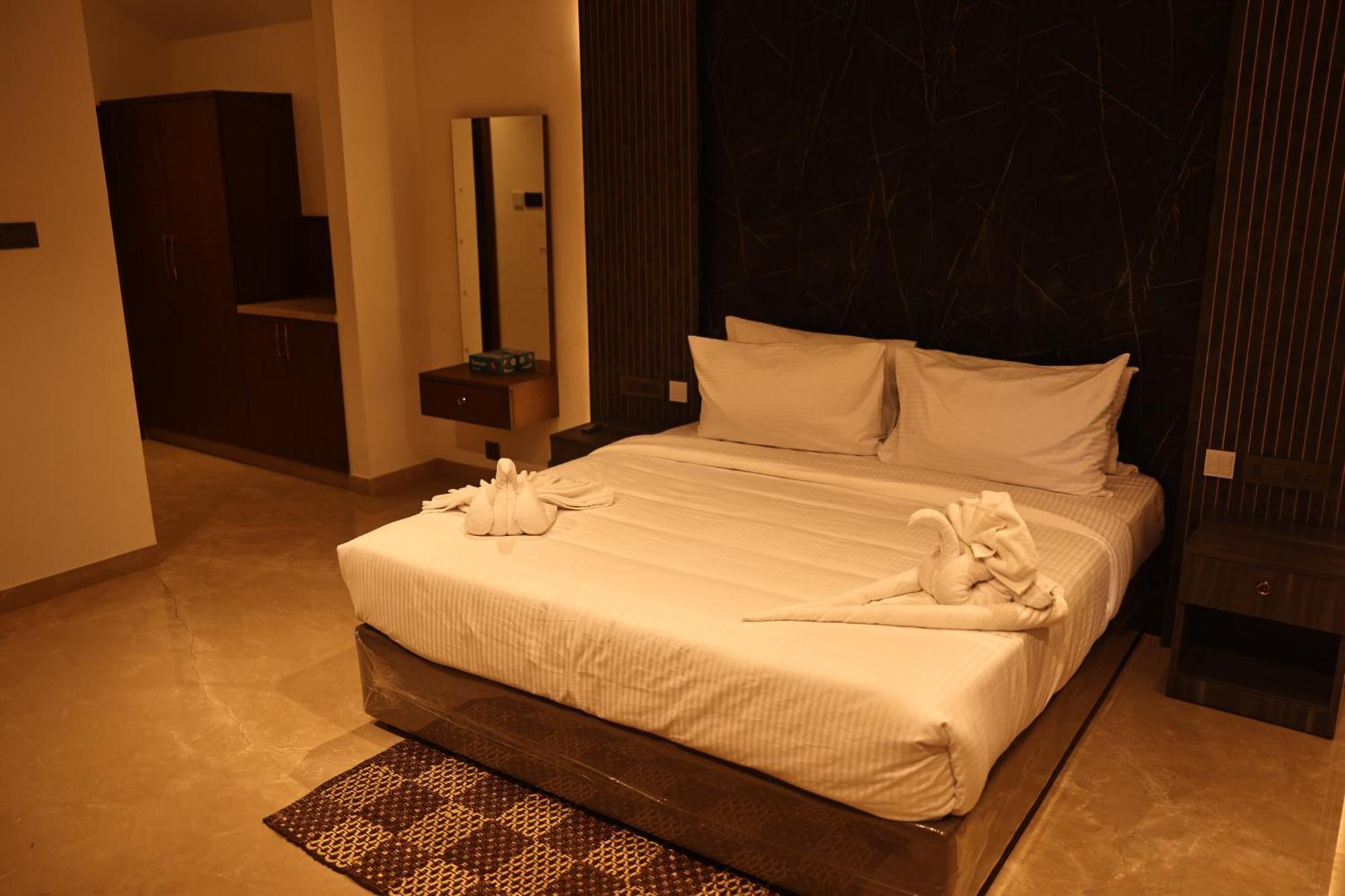 Mstays Ecr By Mirabilis Hotel Chennai Exterior foto